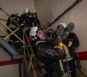 Vilniuje, buvusios įmonės &bdquo;Audėjas&ldquo; teritorijoje, vyko kontrolinės taktinės ugniagesių gelbėtojų pratybos. 