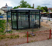 Vilniaus centre stovintis kioskas savivaldybei kainavo daug, bet naudoti iki &scaron;iol nėra tinkamas. 