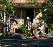 Bezdonių kaime (Vilniaus r.) degė ekologi&scaron;kas namas