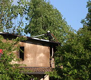 Bezdonių kaime (Vilniaus r.) degė ekologi&scaron;kas namas