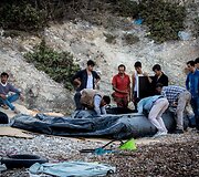 Migrantai ruo&scaron;iasi plaukti per i&scaron;orinę Europos sąjungos sieną