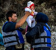 Migrantai ruo&scaron;iasi plaukti per i&scaron;orinę Europos sąjungos sieną