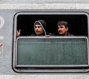 Migrantų portretai Tovarniko (Kroatija) geležinkelio stotyje