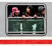 Migrantų portretai Tovarniko (Kroatija) geležinkelio stotyje