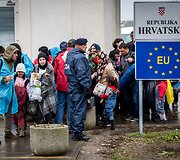 Migrantai Tovarniko (Kroatija) geležinkelio stotyje