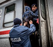 Migrantai Tovarniko (Kroatija) geležinkelio stotyje