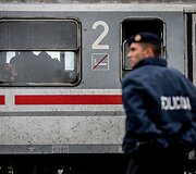 Migrantai Tovarniko (Kroatija) geležinkelio stotyje