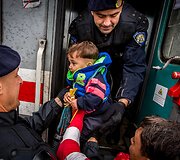 Migrantai Tovarniko (Kroatija) geležinkelio stotyje