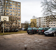 Neleistinoje vietoje pastatyti automobiliai