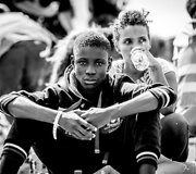 Augusta uoste (Sicilija) i&scaron; laivo i&scaron;laipinami Viduržemio jūroje i&scaron;gelbėti migrantai
