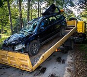 Patekęs į avariją kontrabandininkų žvalgų automobilis
