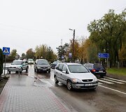 Automobilis &bdquo;Opel&ldquo; partrenkė moterį 