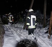 Ugniagesiai Utenoje gesina degančias padangas