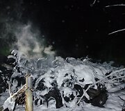 Ugniagesiai Utenoje gesina degančias padangas