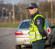 Sekmadienio ryto kelių policijos reidas Žvalgų gatvėje