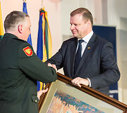 Saulius Skvernelis sveikina Ričardą Pocių