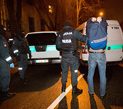 Policijos reidas Vilniaus naktiniame bare ie&scaron;kant narkotikų