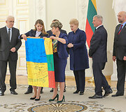 Dalia Grybauskaitė susitiko su Ukrainos kariais savanoriais