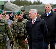 JAV Gynybos sekretoriaus J. Mattis vizitas  poligone Pabradėje