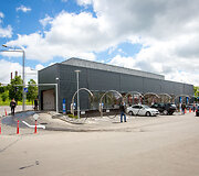 Sostinės Savanorių pr. atidaryta tunelinė automobilių plovykla