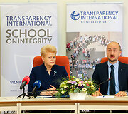 Prezidentė Dalia Grybauskaitė lankosi &bdquo;Transparency school&ldquo; stovykloje