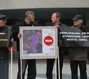 Trakų Vokės gyventojų piketas prie Vilniaus miesto savivaldybės
