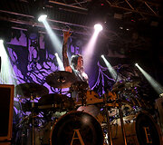 &bdquo;Arch Enemy&ldquo; koncerto akimirka