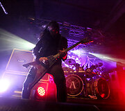 &bdquo;Arch Enemy&ldquo; koncerto akimirka
