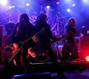 &bdquo;Arch Enemy&ldquo; koncerto akimirka