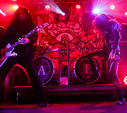 &bdquo;Arch Enemy&ldquo; koncerto akimirka