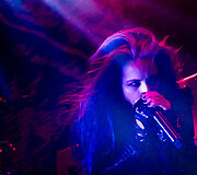 &bdquo;Arch Enemy&ldquo; koncerto akimirka
