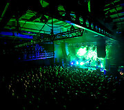 &bdquo;Arch Enemy&ldquo; koncerto akimirka
