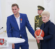 Prezidentė apdovanoja Lietuvos sportininkus