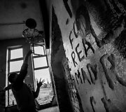 Kultūros namų griuvėsiuose jaunimas įsirengė krep&scaron;inio aik&scaron;telę