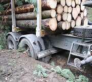 Nemenčinės plente mi&scaron;kovežis patyrė avariją