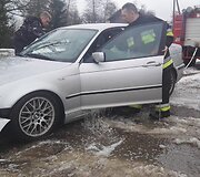 Linkmenyse (Ignalinos raj.) BMW įskriejo į tvenkinį