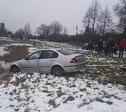 Linkmenyse (Ignalinos raj.) BMW įskriejo į tvenkinį