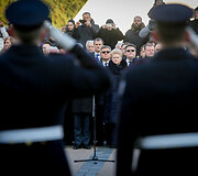 Valstybės vėliavos pakėlimo ceremonija Nepriklausomybės aik&scaron;tėje