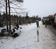 Girto vaikino vairuojamas automobilis rėžėsi į medį