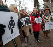 Prie Lenkijos ambasados &ndash; akcija prie&scaron; abortų uždraudimą