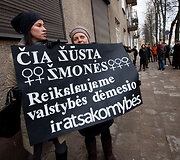Prie Lenkijos ambasados &ndash; akcija prie&scaron; abortų uždraudimą