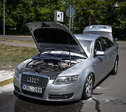 Sostinės Pieninės gatvėje gelbėtojai gesino automobilį