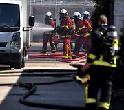 Svarbioje Paryžiaus traukinių stotyje dėl didžiulio gaisro paralyžiuotas eismas