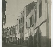 Antrojo pasaulinio karo veiksmų apgriauta Vilniaus senamiesčio Žydų gatvė, kurioje buvo Vilniaus geto teritorija