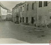 Antrojo pasaulinio karo veiksmų apgriauta Vilniaus senamiesčio Lydos gatvė, kurioje buvo Vilniaus geto teritorija. 1941&ndash;1944 m.