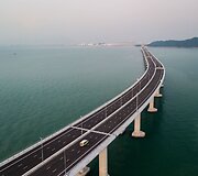 Kinija atidarė 55 km ilgio tiltą