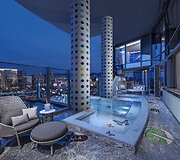 Menininko Damieno Hirsto kurtas brangiausio Las Vegaso vie&scaron;bučio kambario interjeras