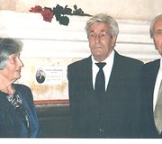2003 m. Povilo Grakausko vaikai įamžino savo tėvelio atminimą jo 100-ųjų gimimo metinių proga prie vargonų bažnyčioje