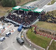 Migrantai Baltarusijoje prie sienos su Lenkija