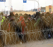 Migrantai Baltarusijoje prie sienos su Lenkija